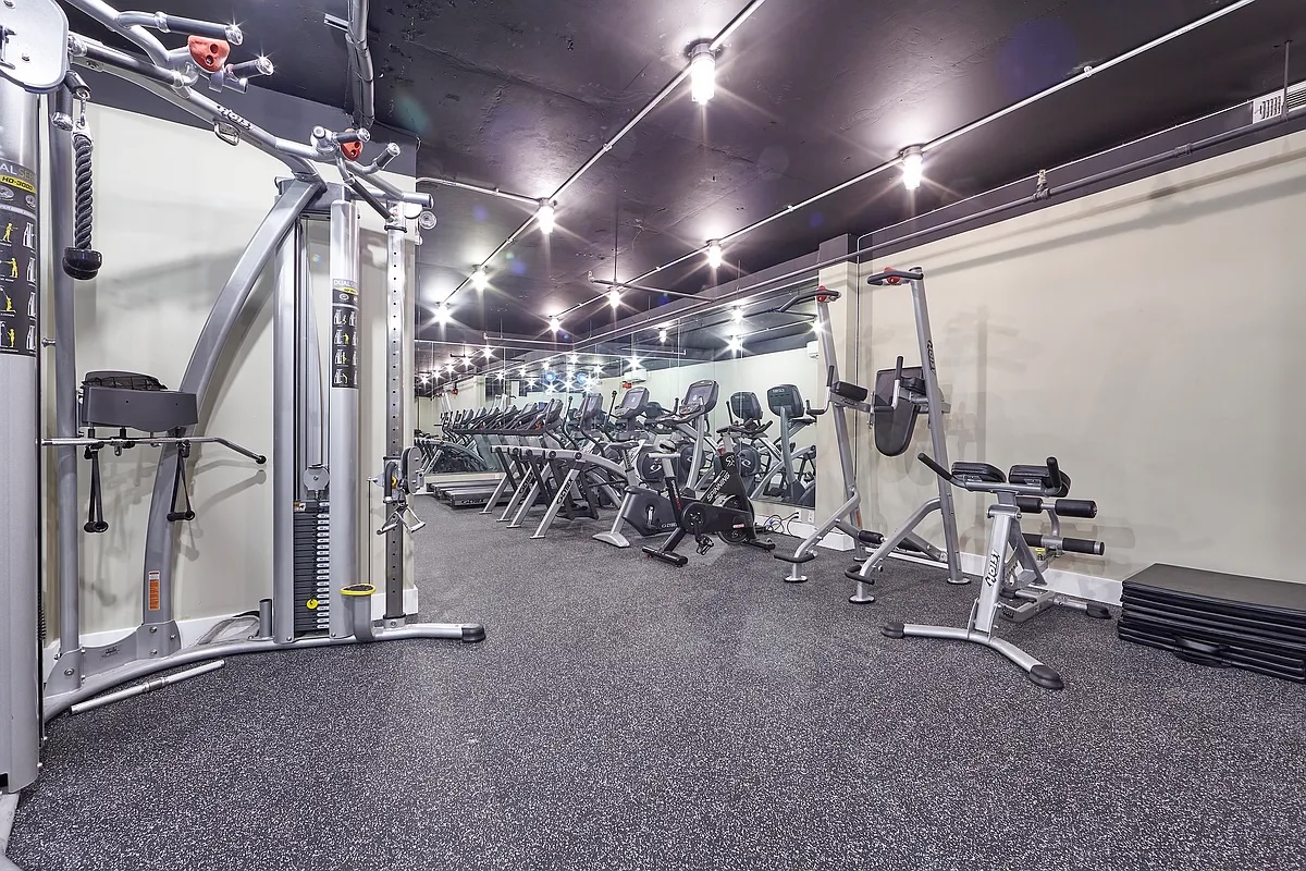 500 WAVERLY Avenue 4A