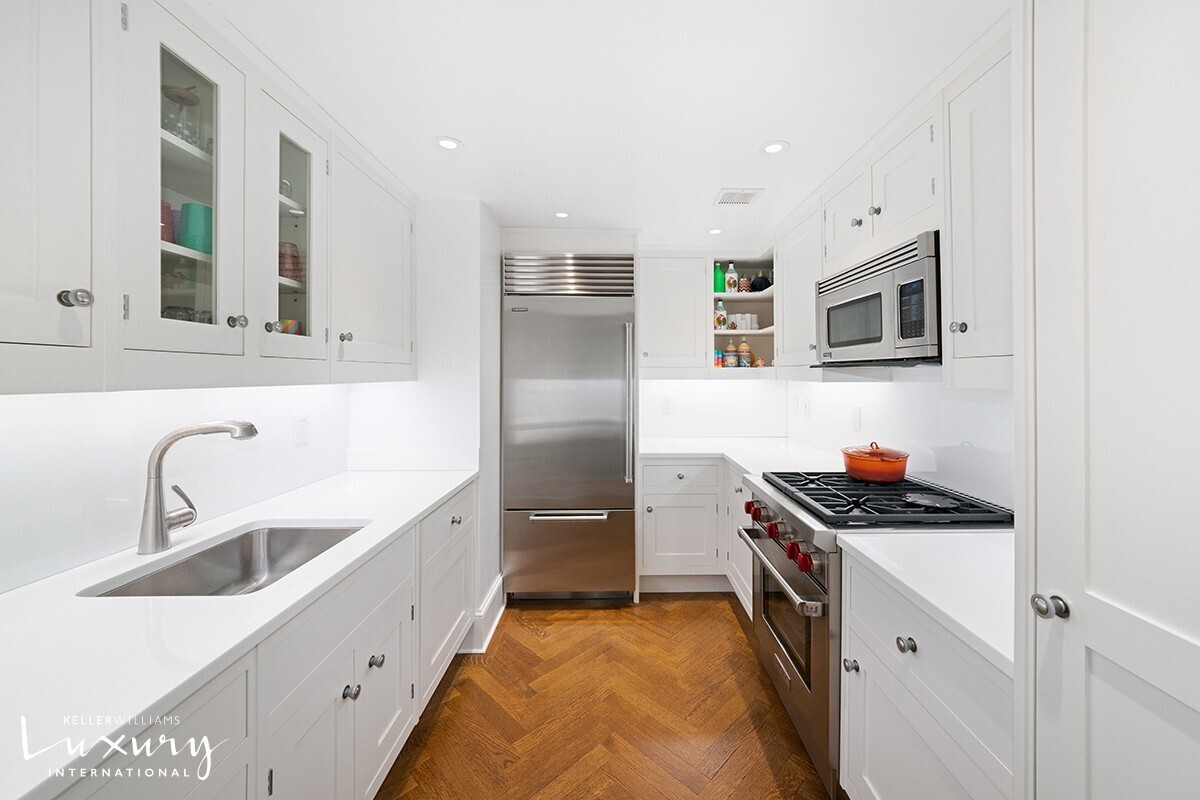 530 Park Avenue 4C