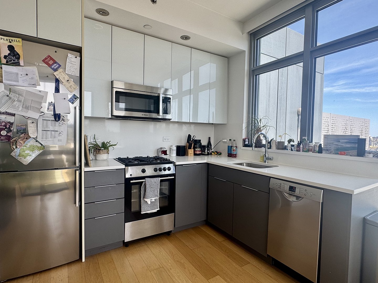 325 Kent Avenue PH1L
