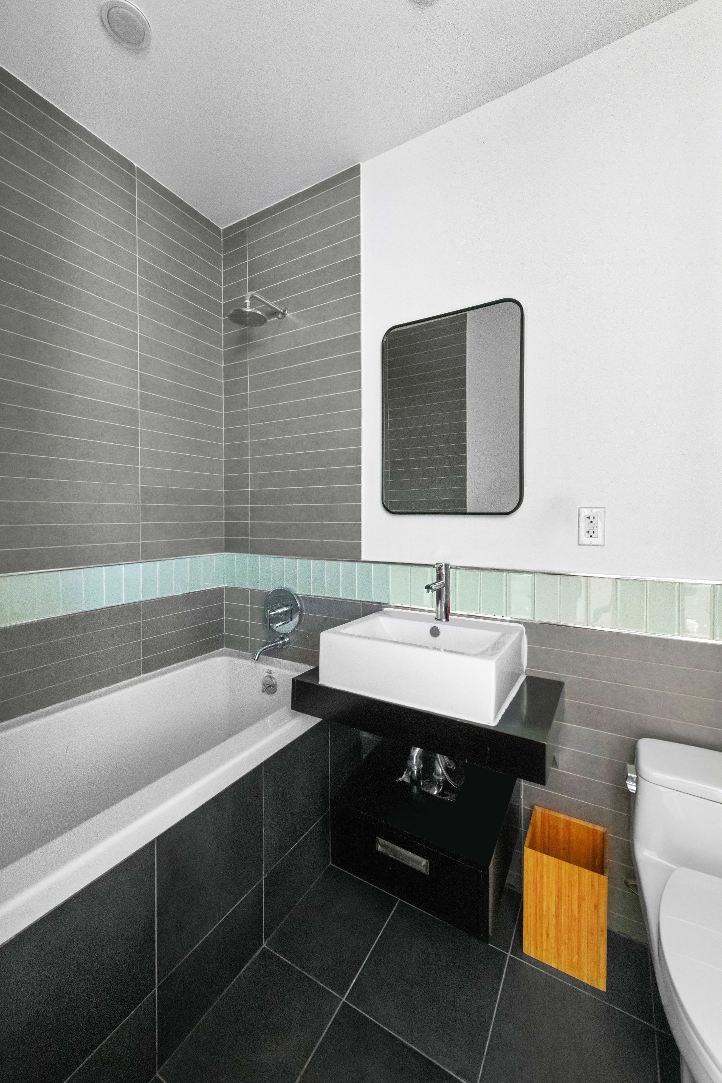 12 Monitor Street 1B