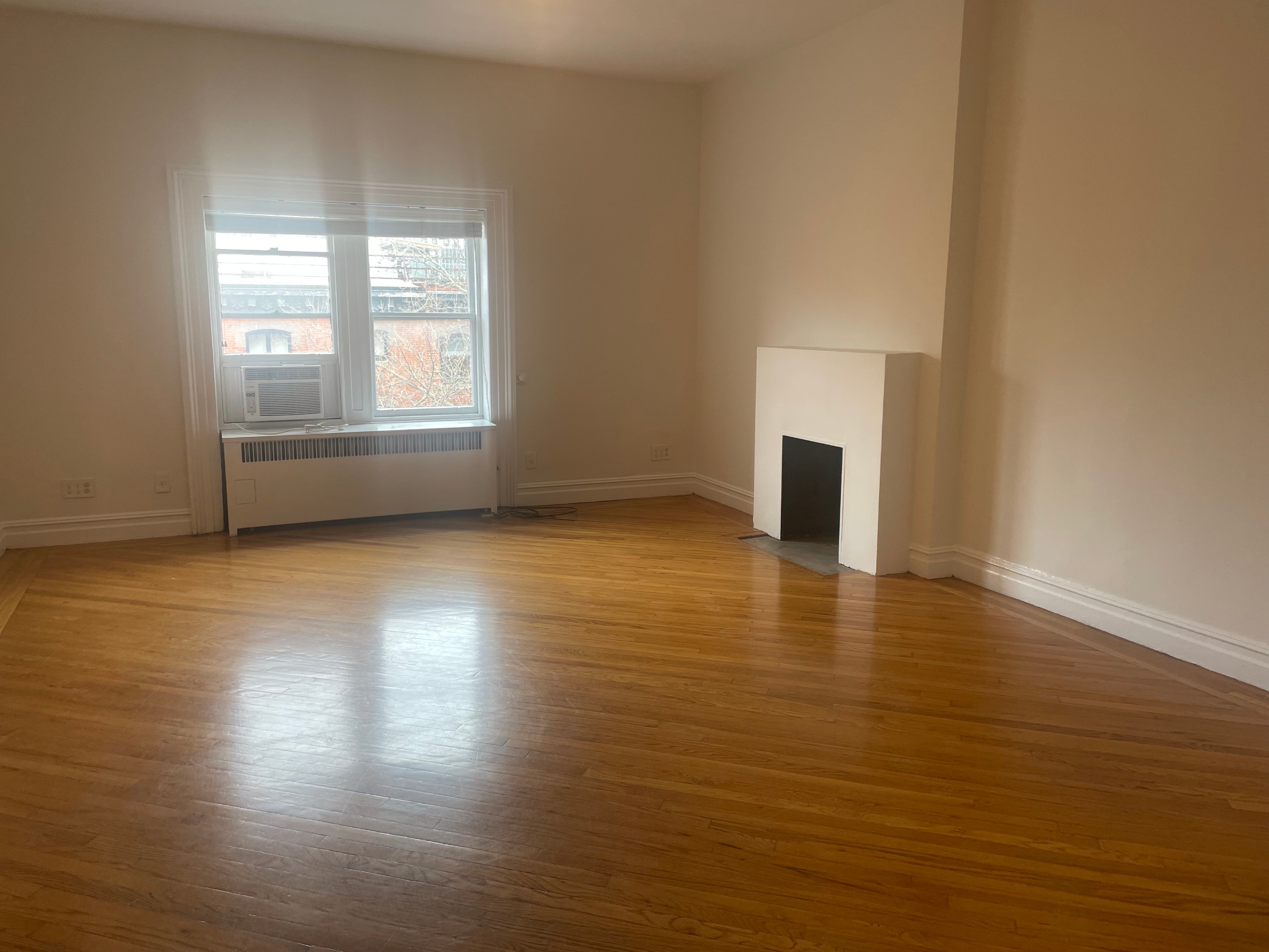 14 W 10th Street 4E