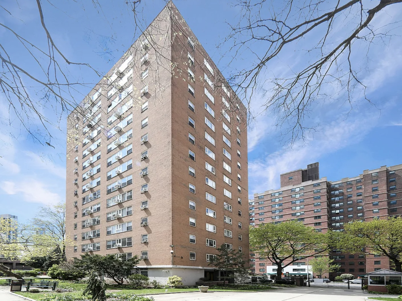 135 ASHLAND Place 10D