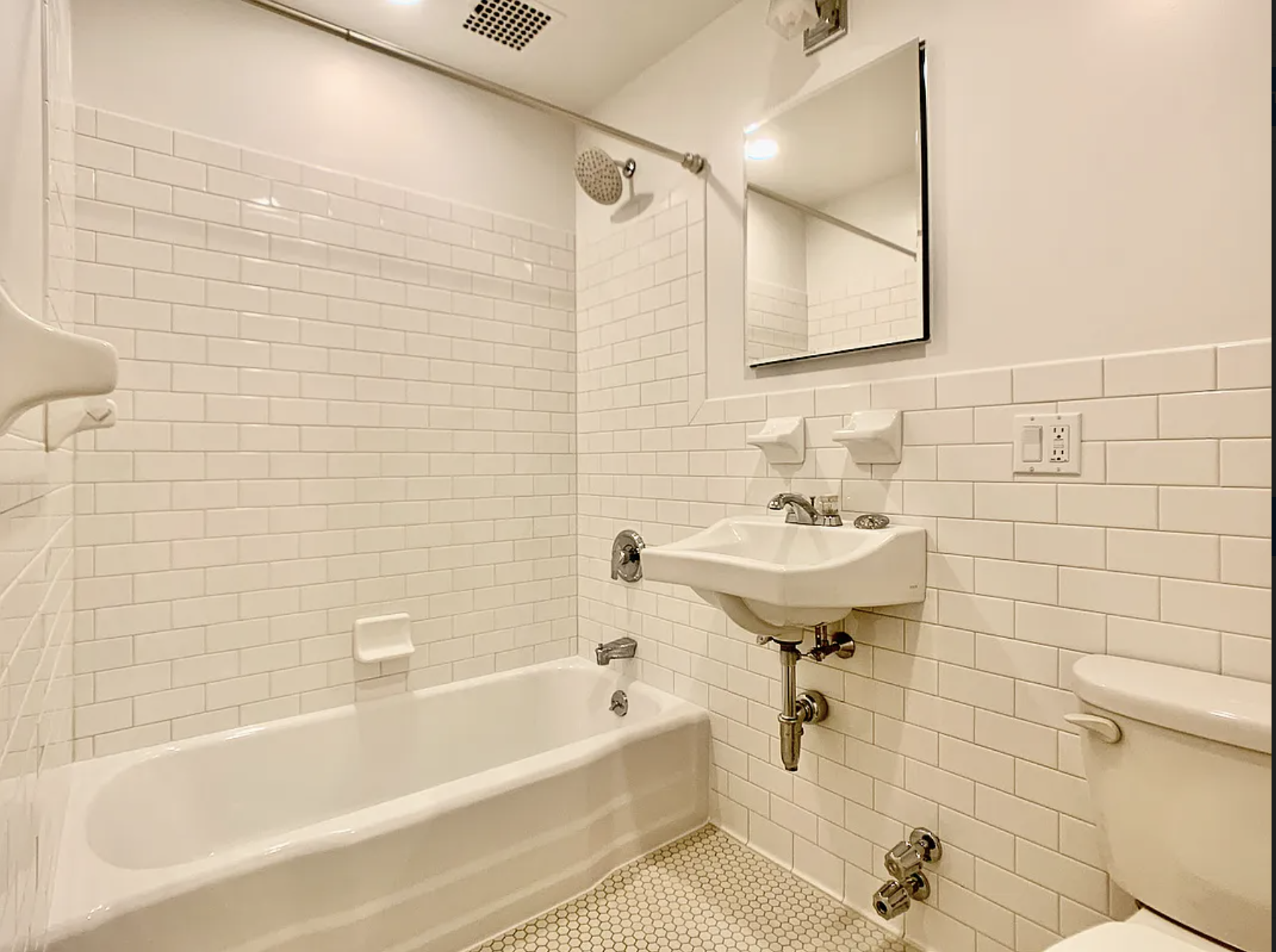 531 W 45th Street 4C