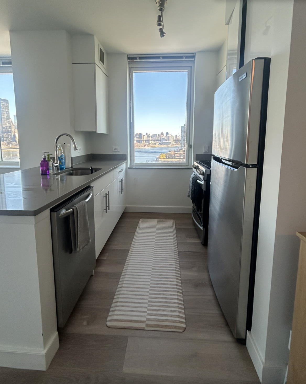 5241 Center Boulevard 1410