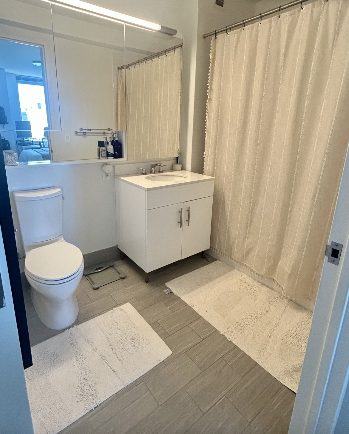 5241 Center Boulevard 1410