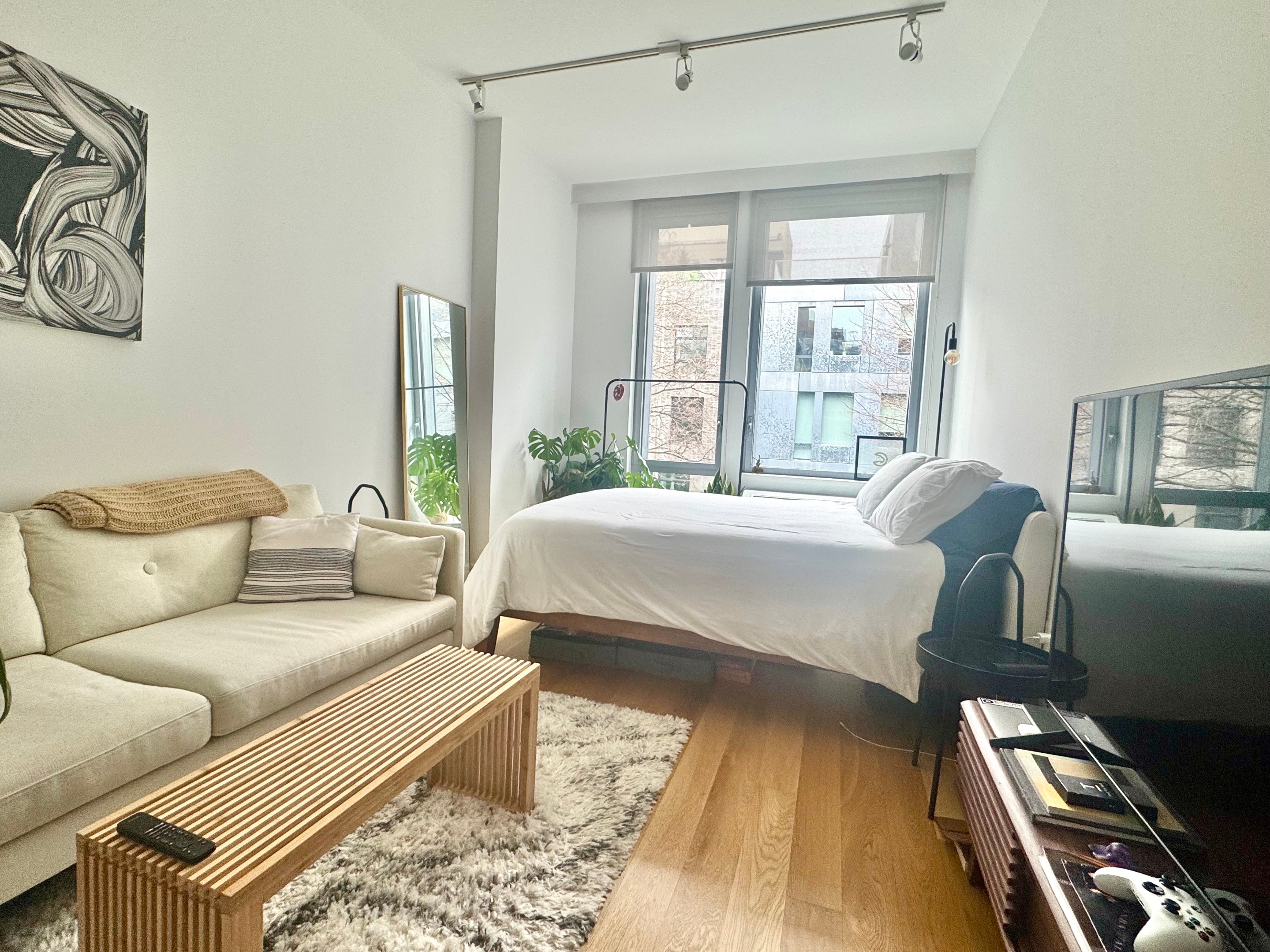 325 Kent Avenue 578