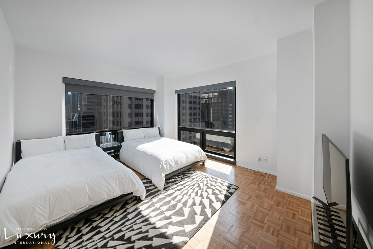 721 Fifth Avenue 40B