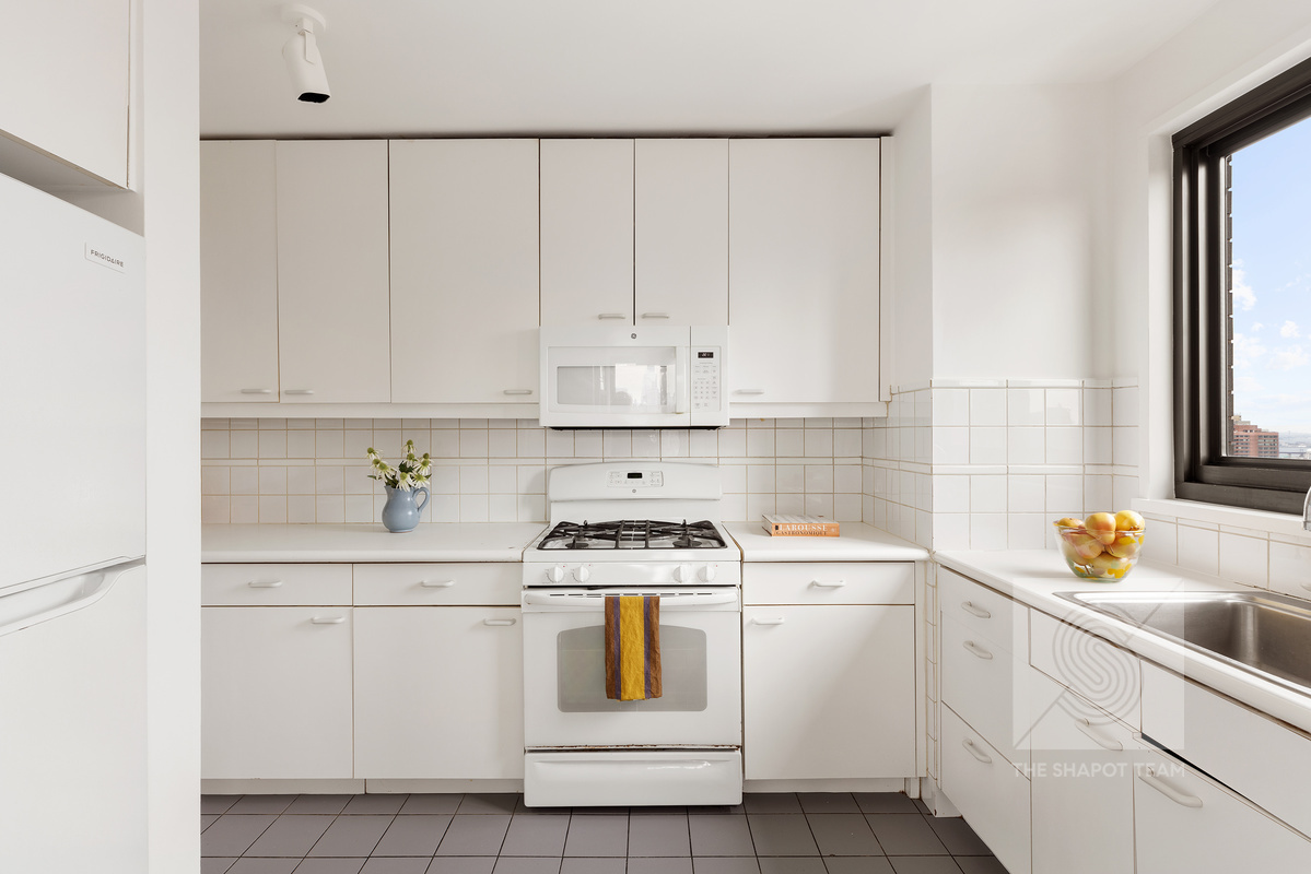 50 E 89th Street 28E