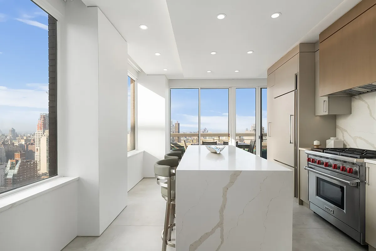 422 E 72nd Street 37AD