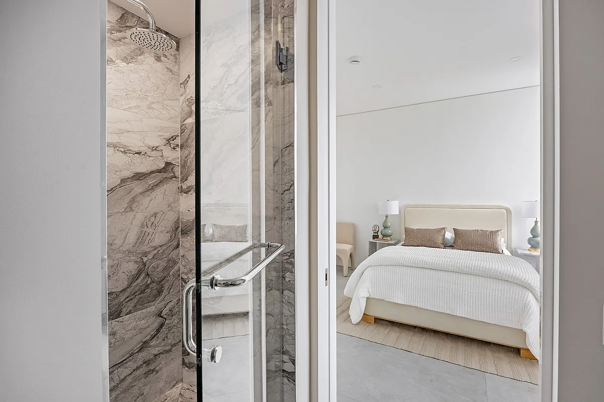 422 E 72nd Street 37AD