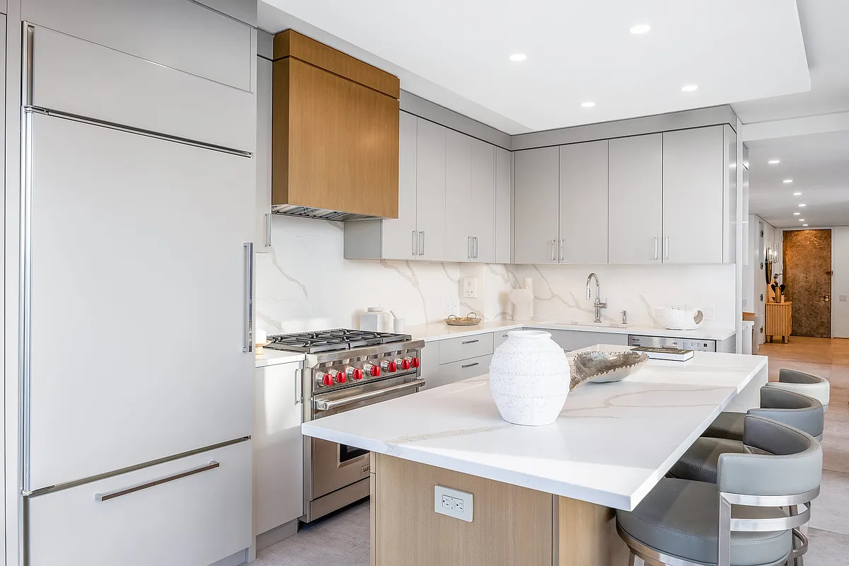 422 E 72nd Street 37AD