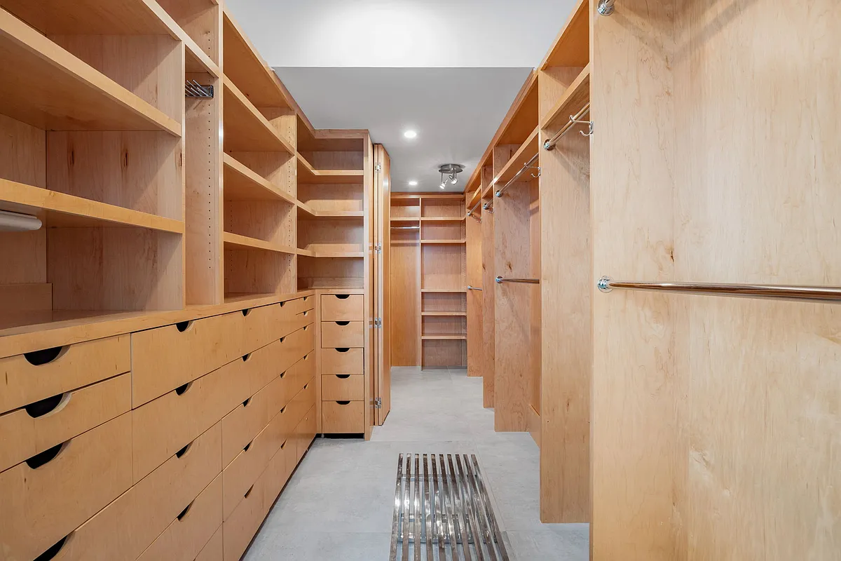 422 E 72nd Street 37AD