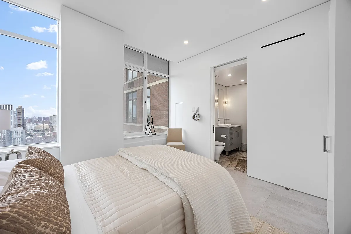 422 E 72nd Street 37AD