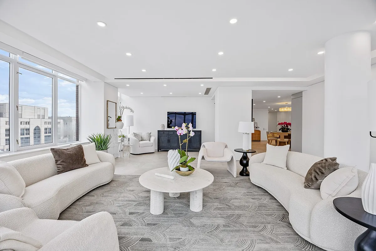 422 E 72nd Street 37AD