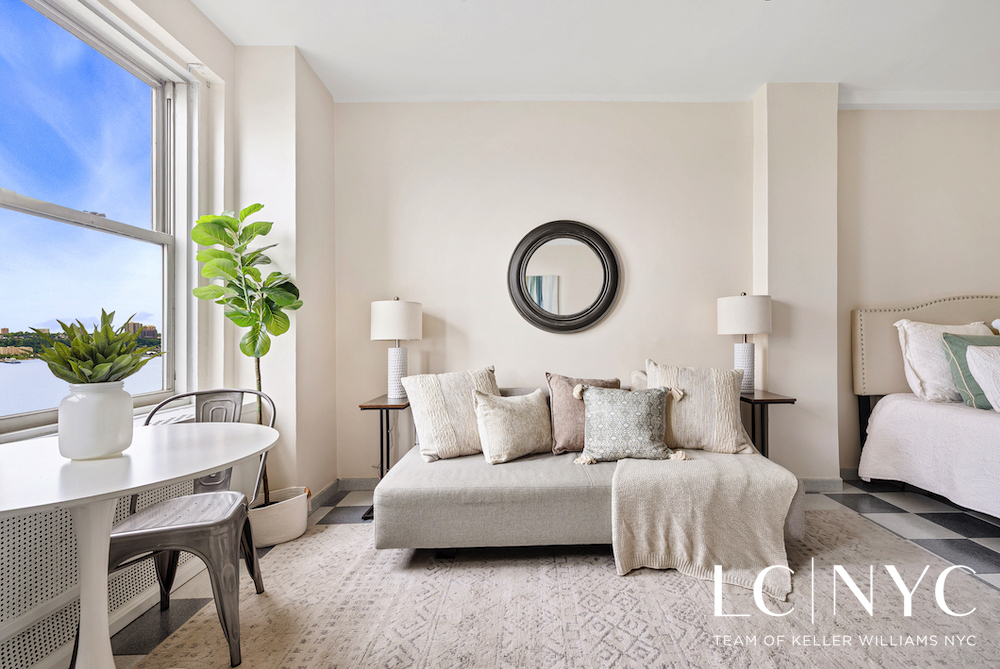 310 Riverside Drive 1804