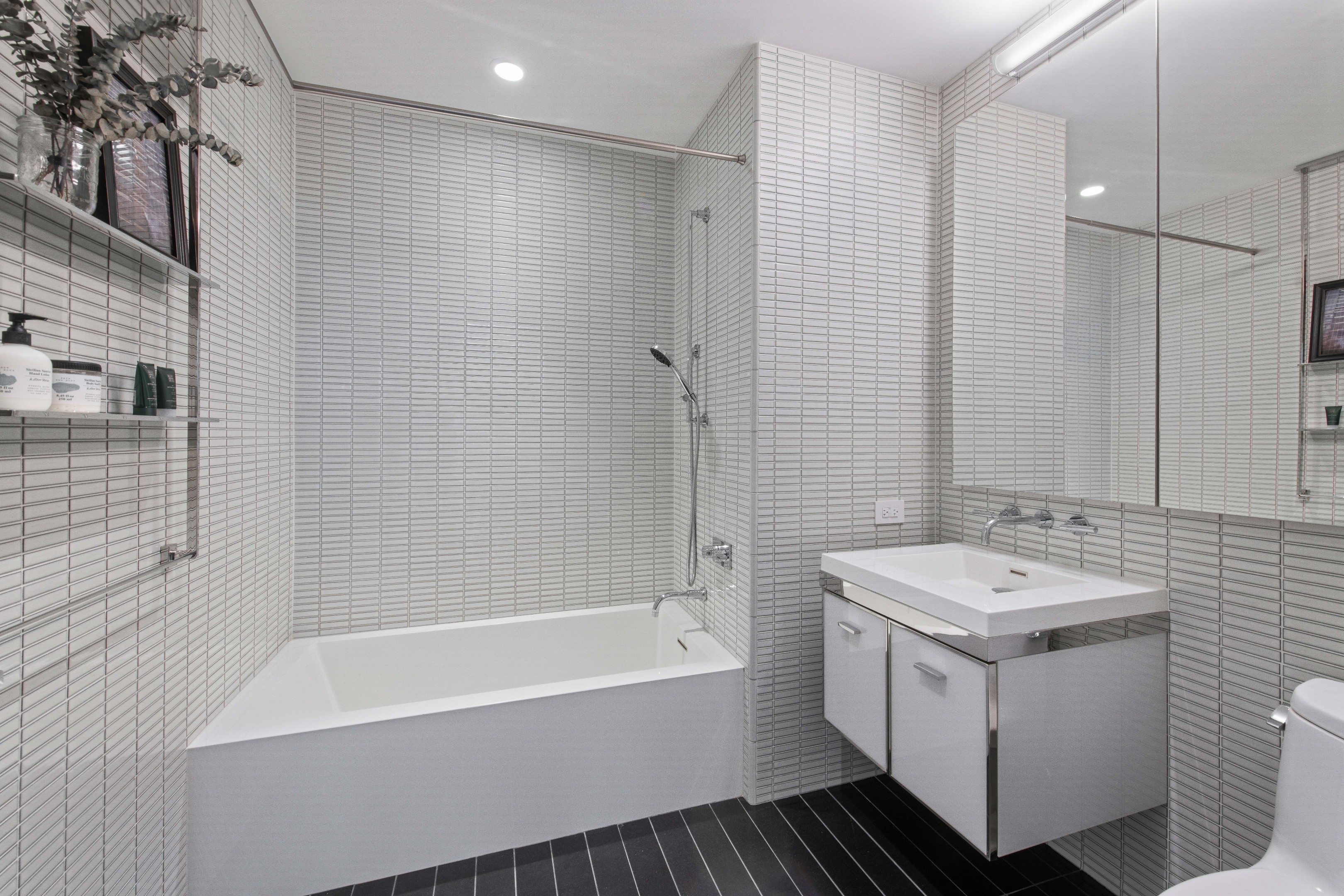 252 South Street 25D