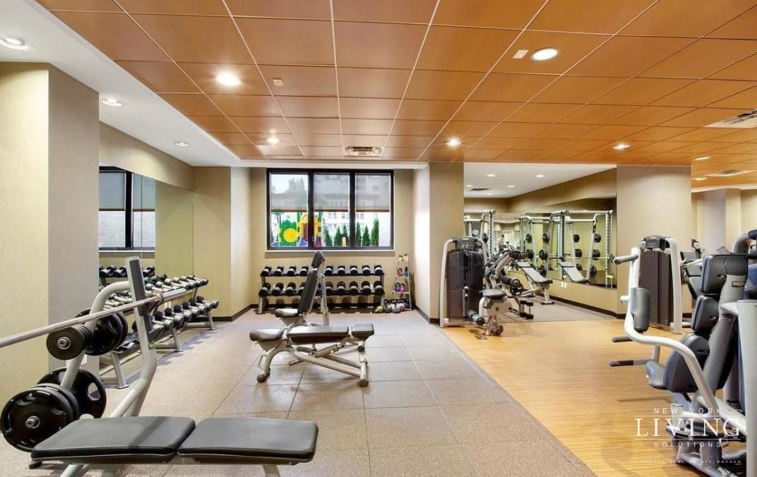 330 E 38th Street 24a