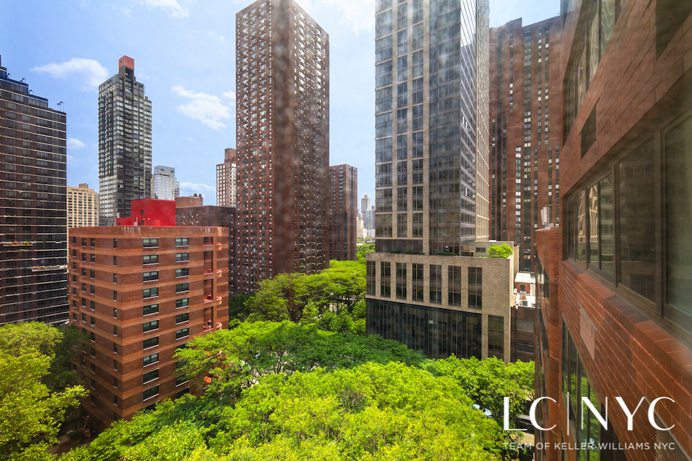 200 E 94th Street 1011