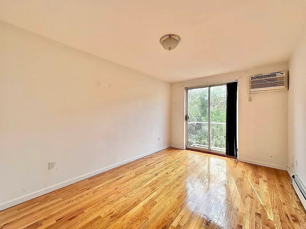31-12 43rd Street 2