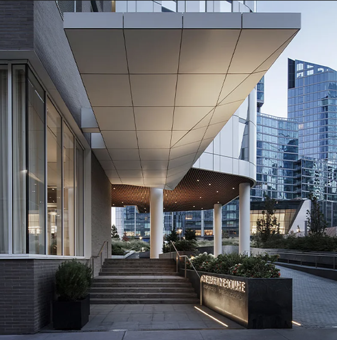 10 Riverside Boulevard 1805
