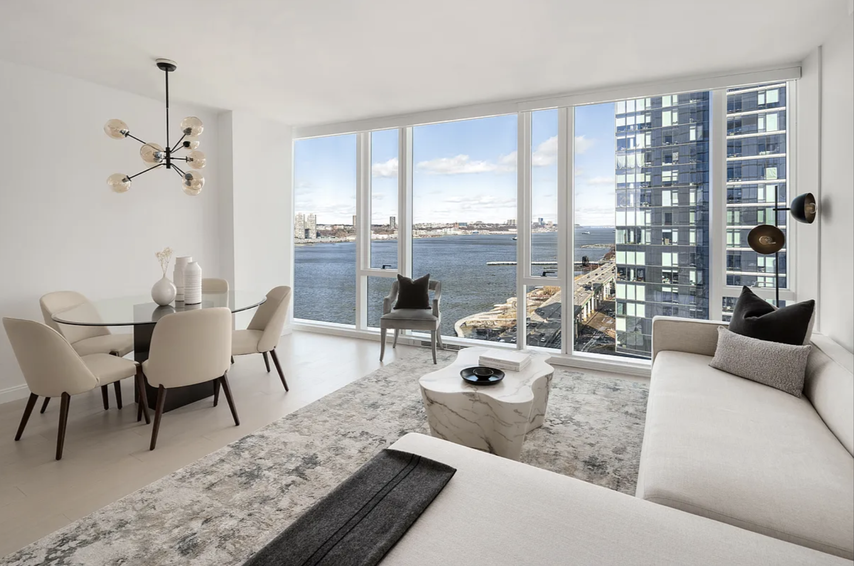 10 Riverside Boulevard 1805