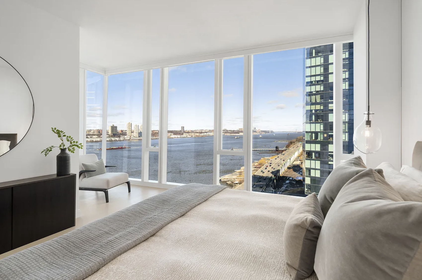 10 Riverside Boulevard 1805