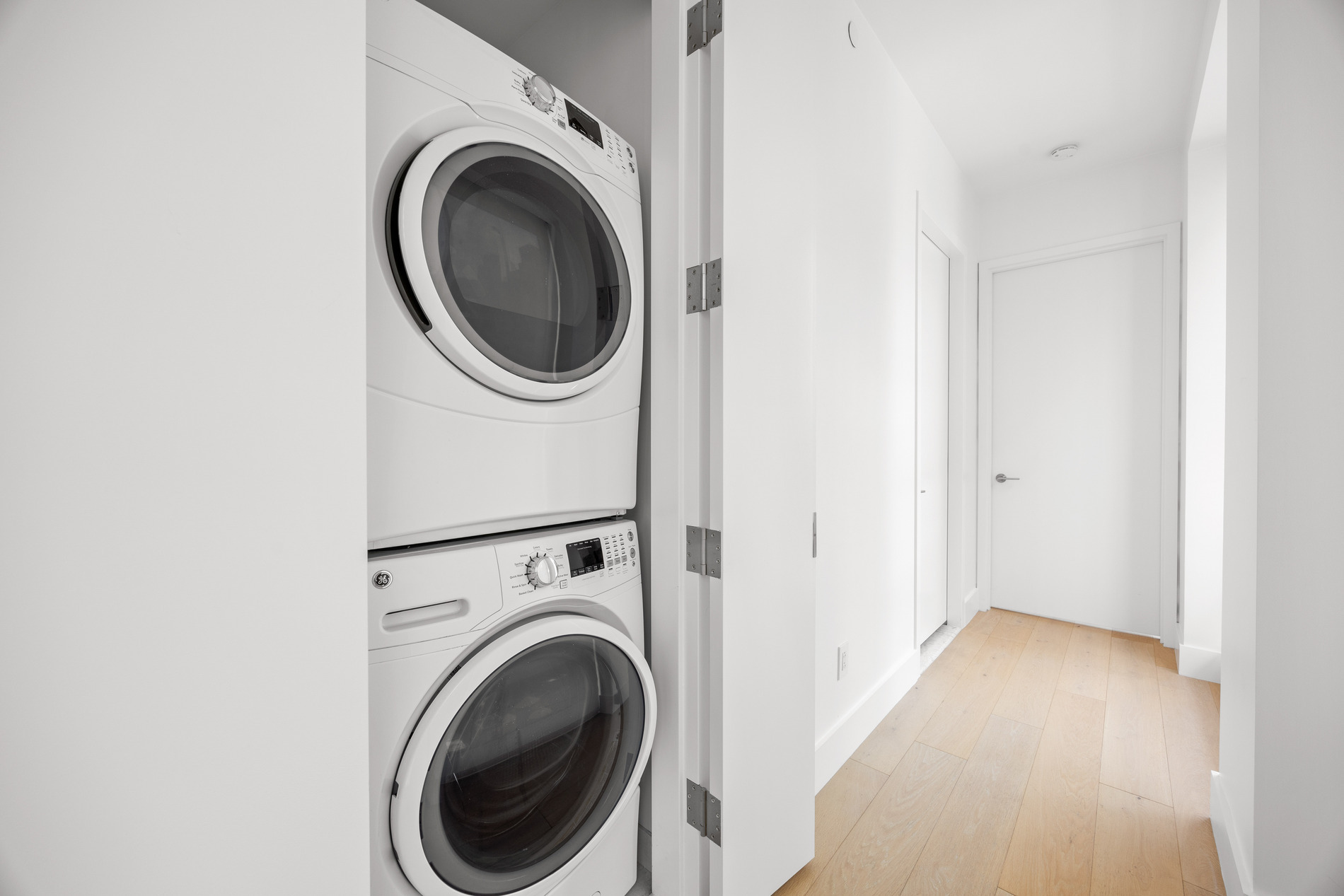 15 W 61st Street 20D