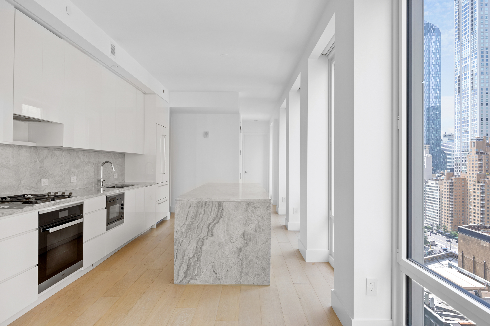 15 W 61st Street 20D