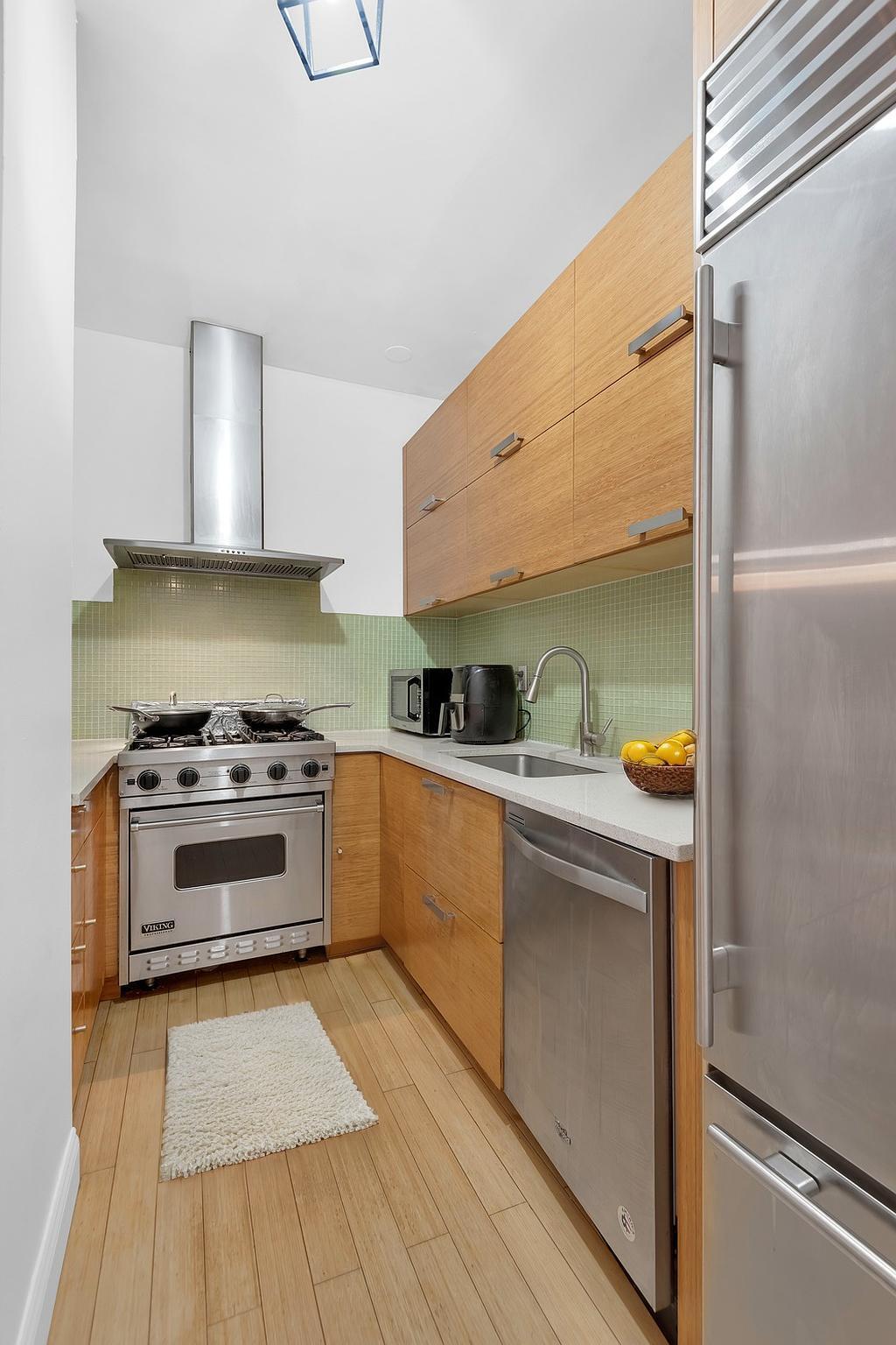 529 W 42nd Street 6M