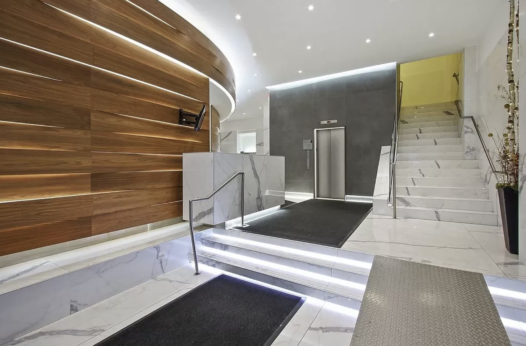 529 W 42nd Street 6M