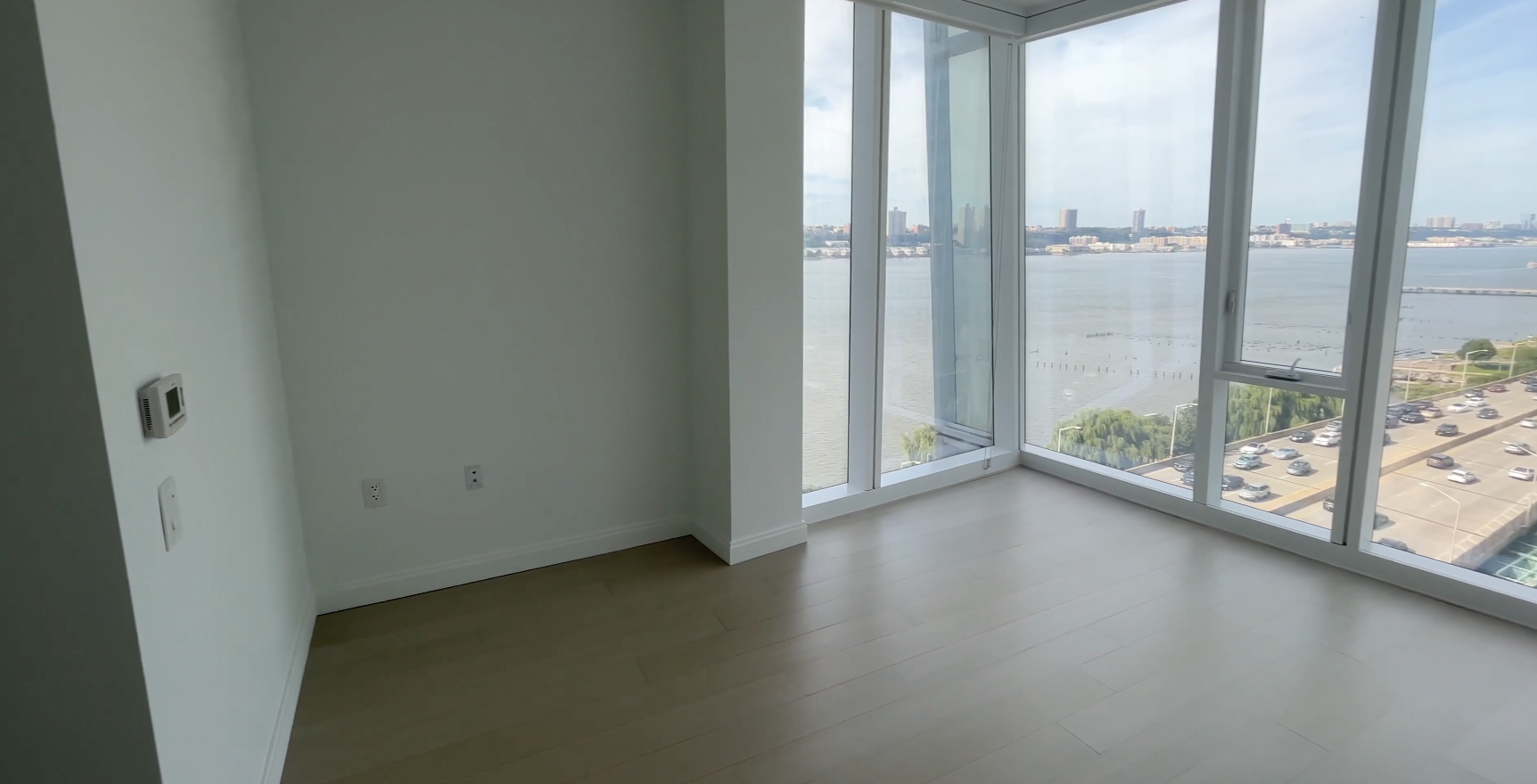 10 Riverside Boulevard 504