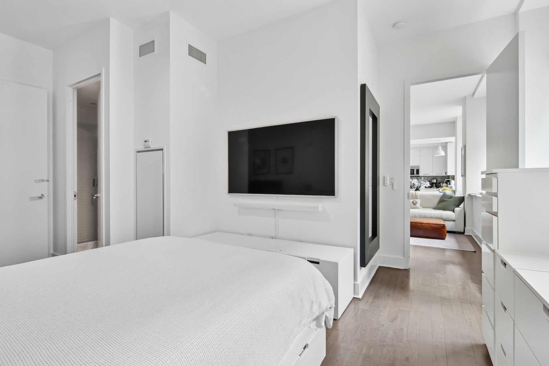 416 W 52nd Street TH214