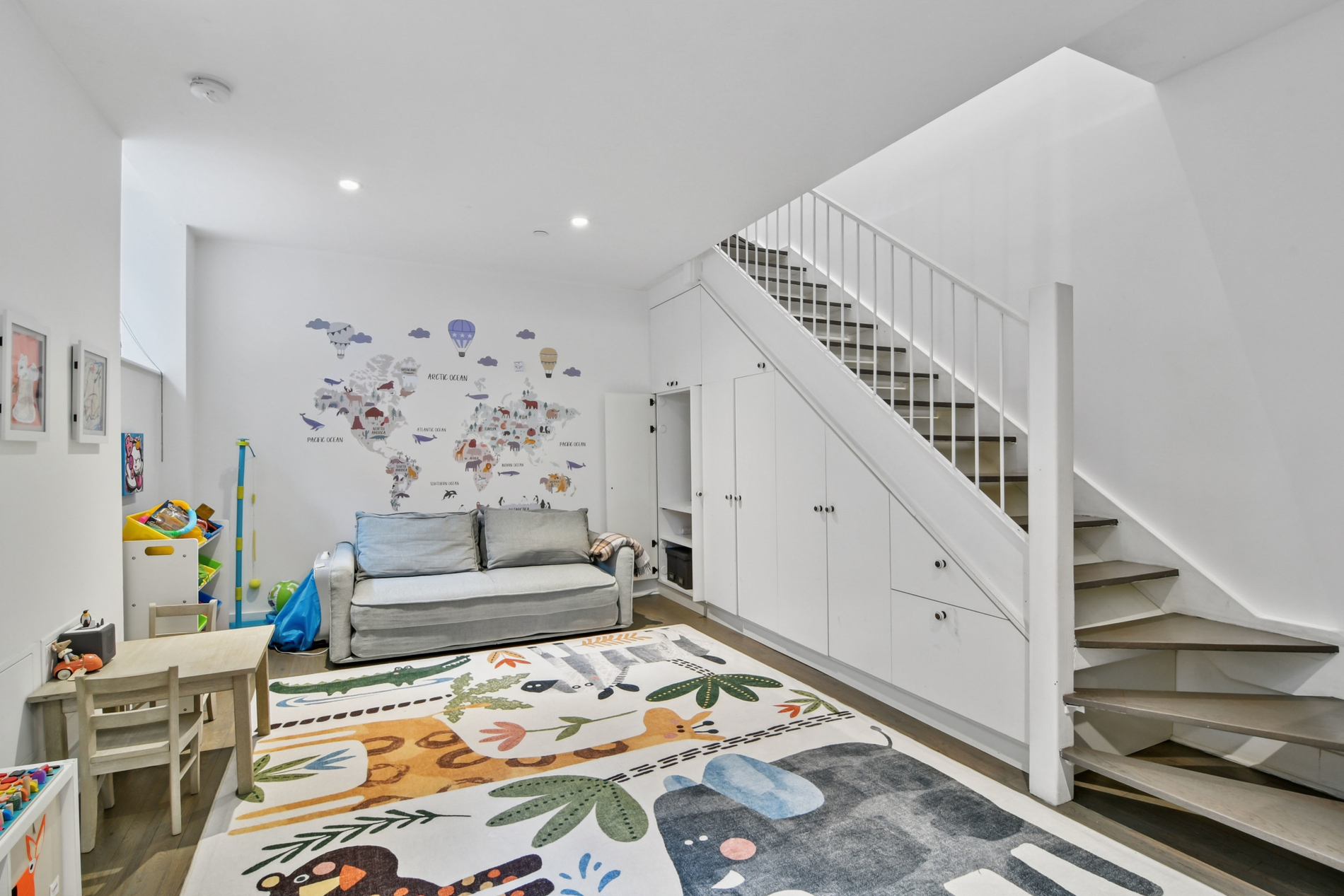 416 W 52nd Street TH214