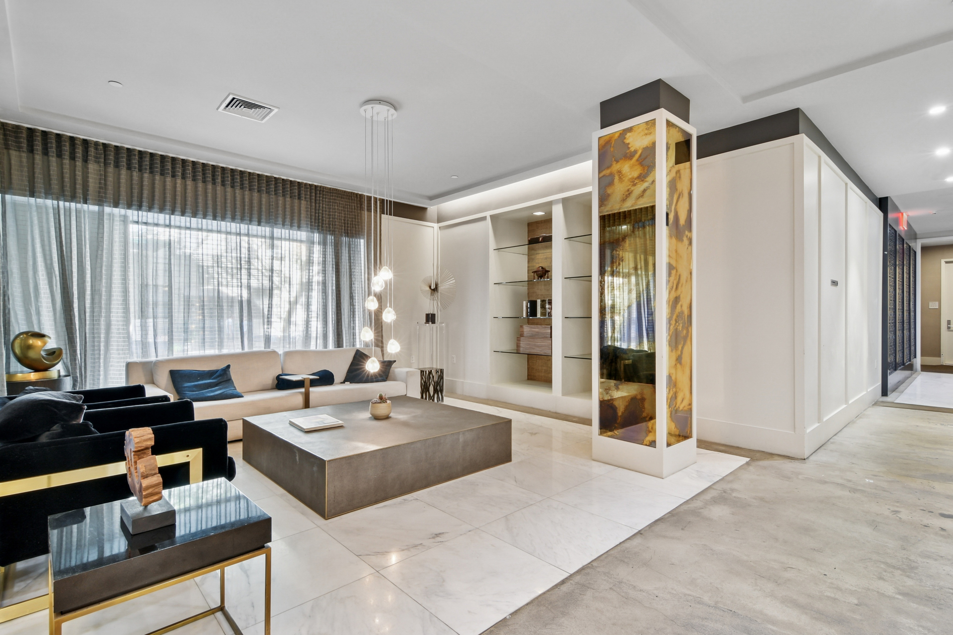 416 W 52nd Street TH214