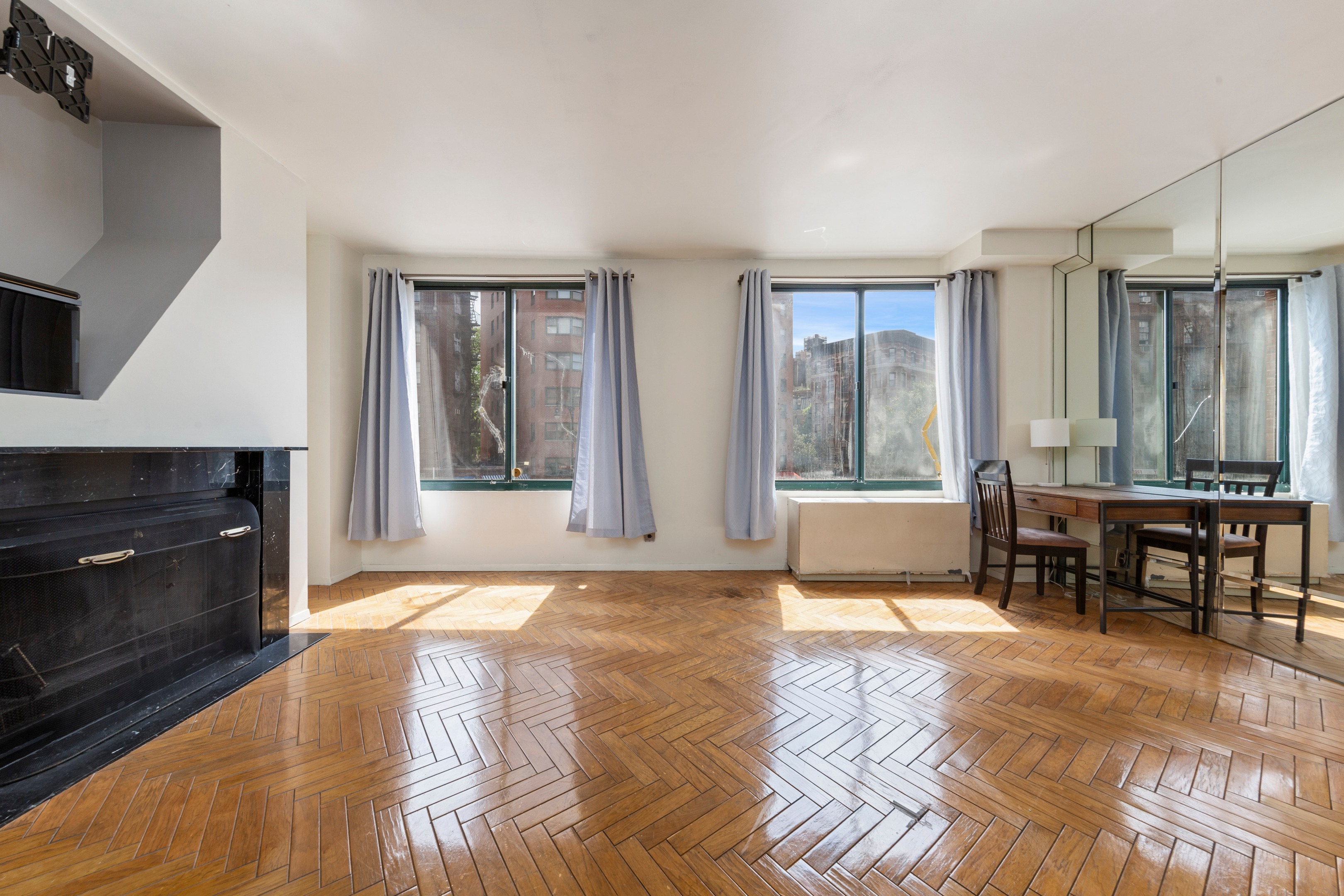 22 Perry Street 2B
