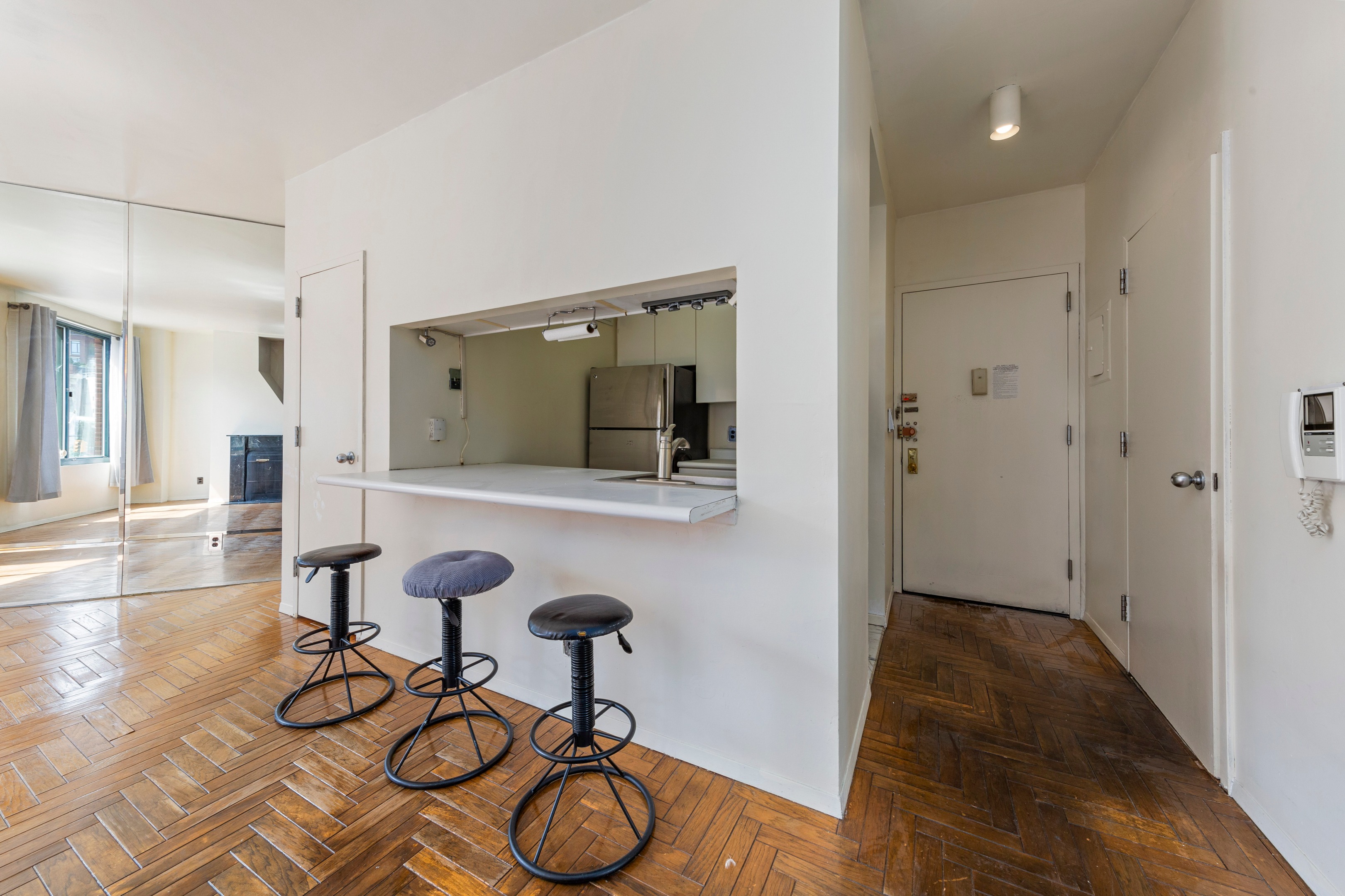 22 Perry Street 2B