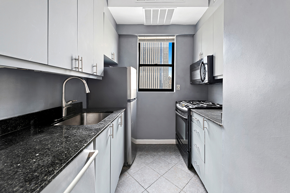 58 W 58th Street 32F