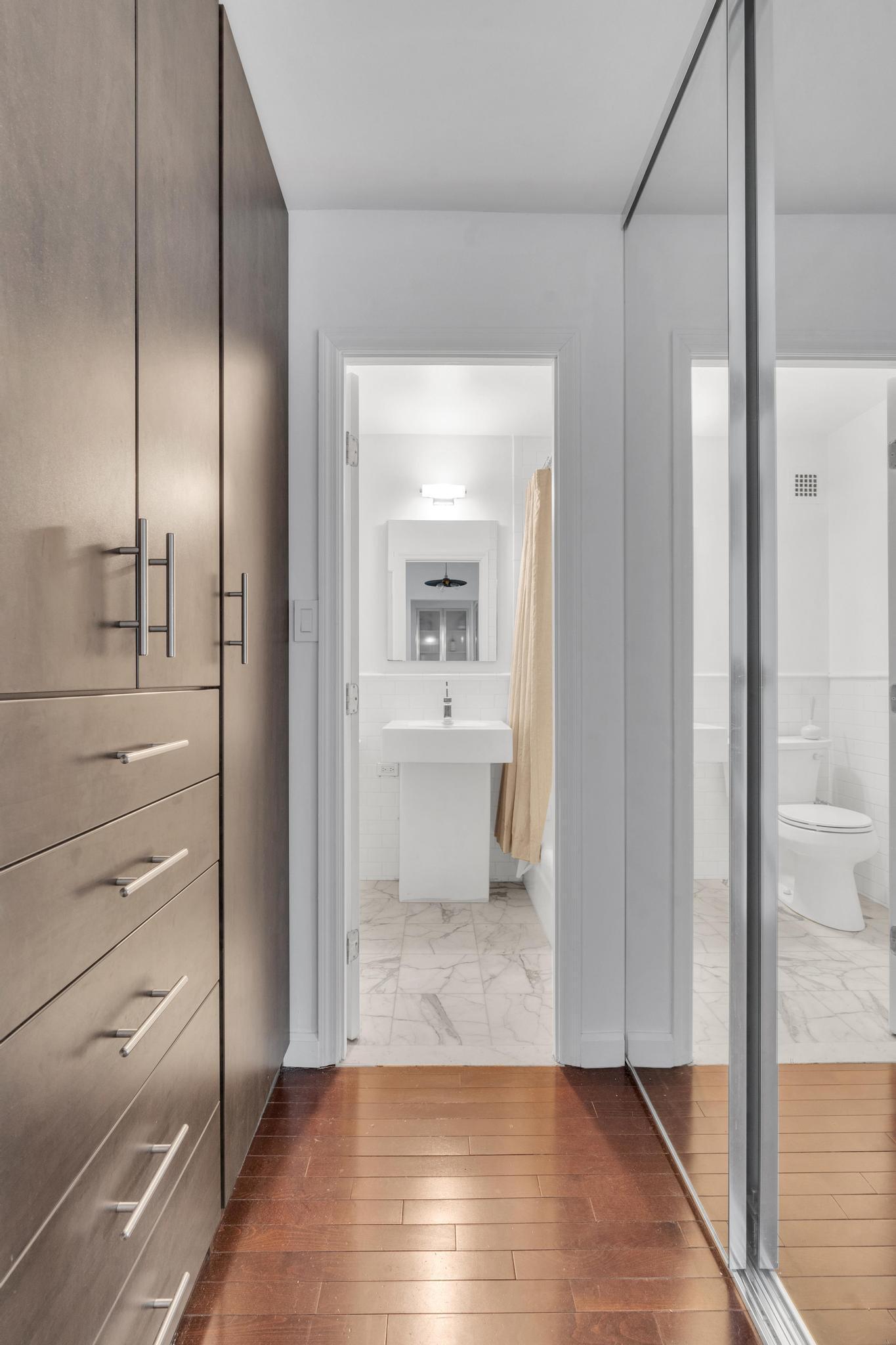 301 E 79th Street 28K