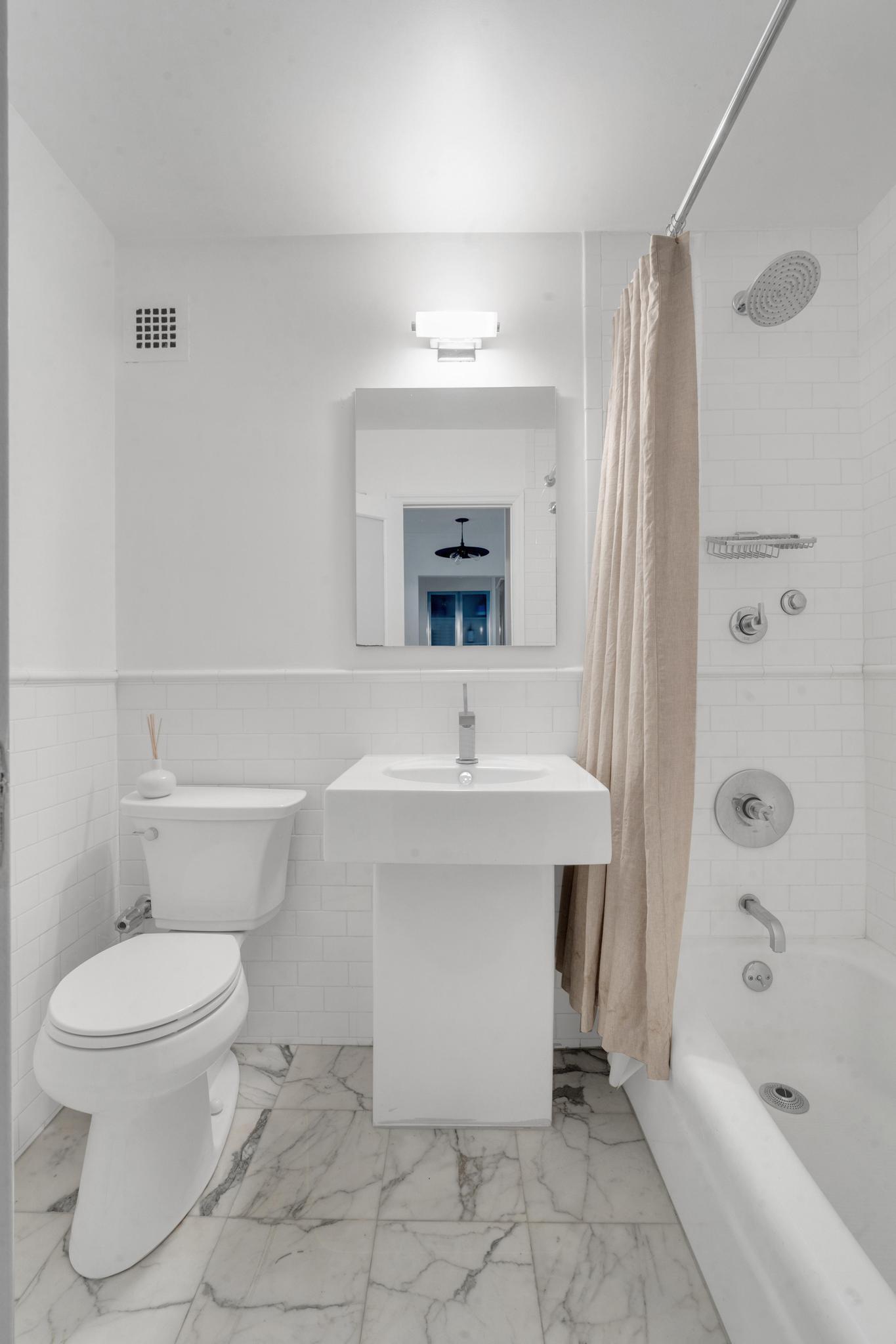 301 E 79th Street 28K