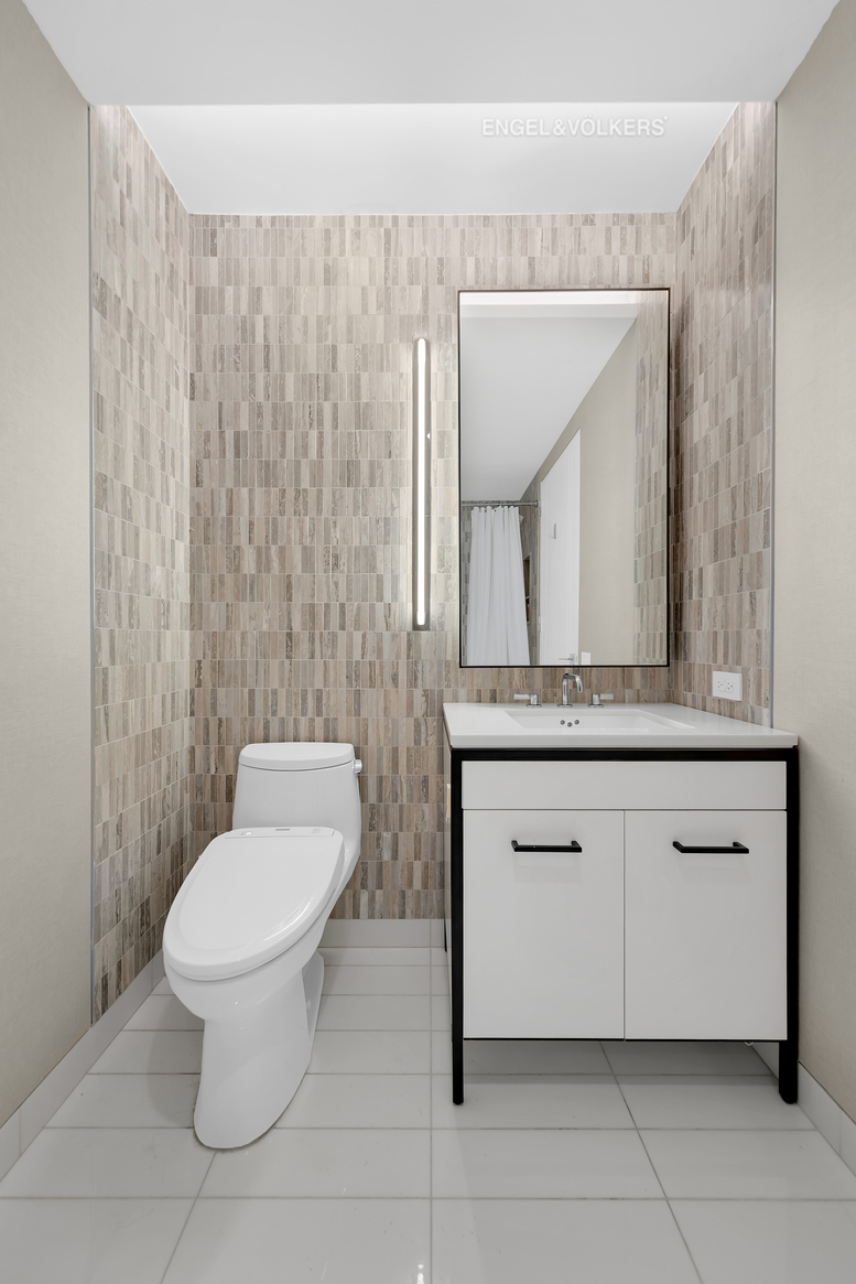 70 Charlton Street 21C