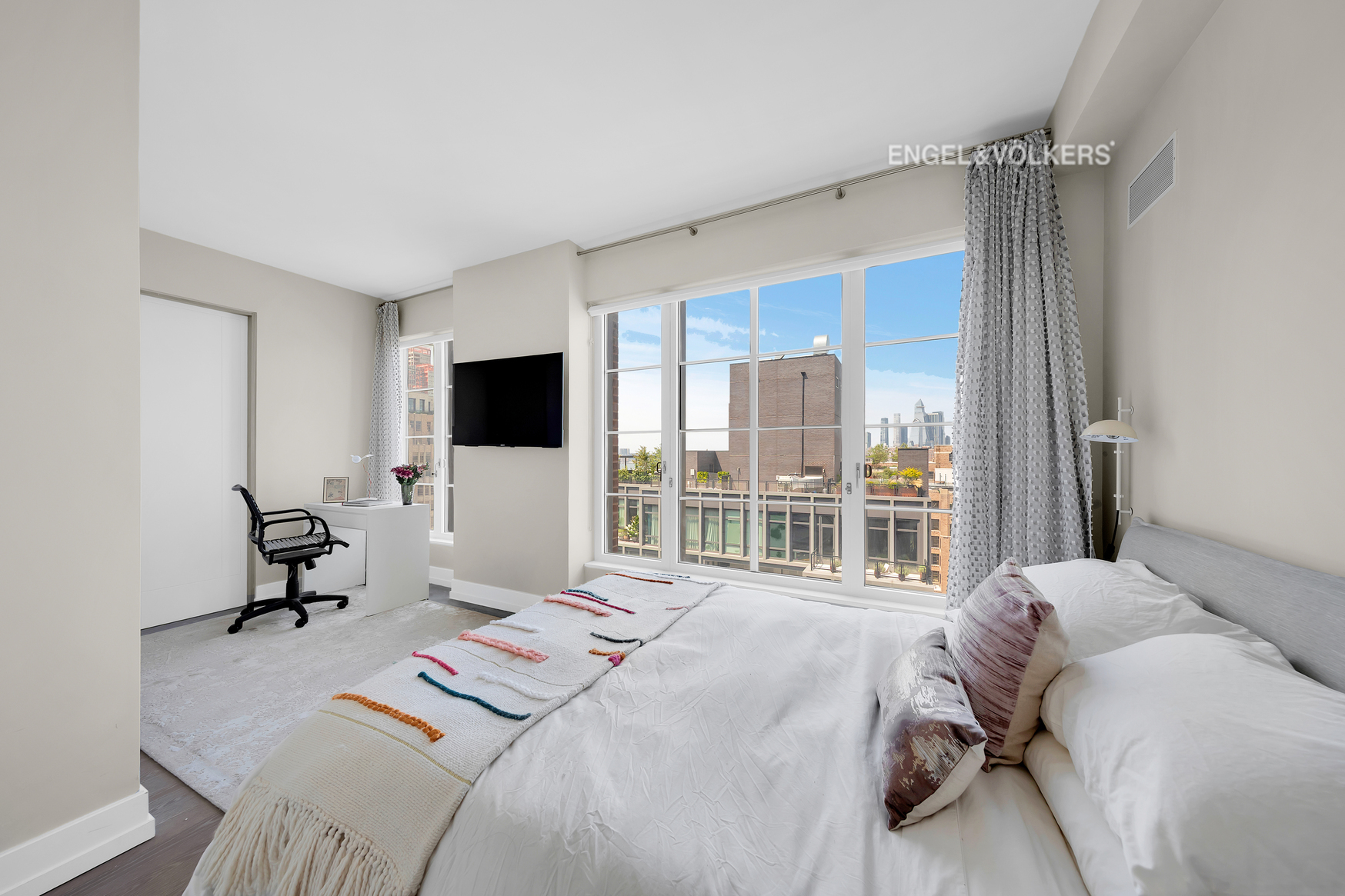 70 Charlton Street 21C