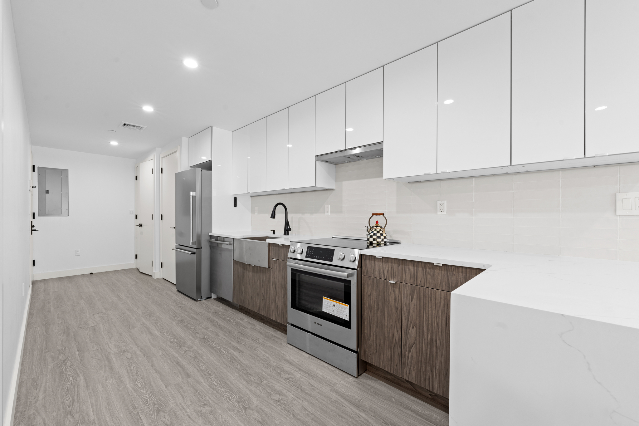 46-40 Vernon Boulevard 2B