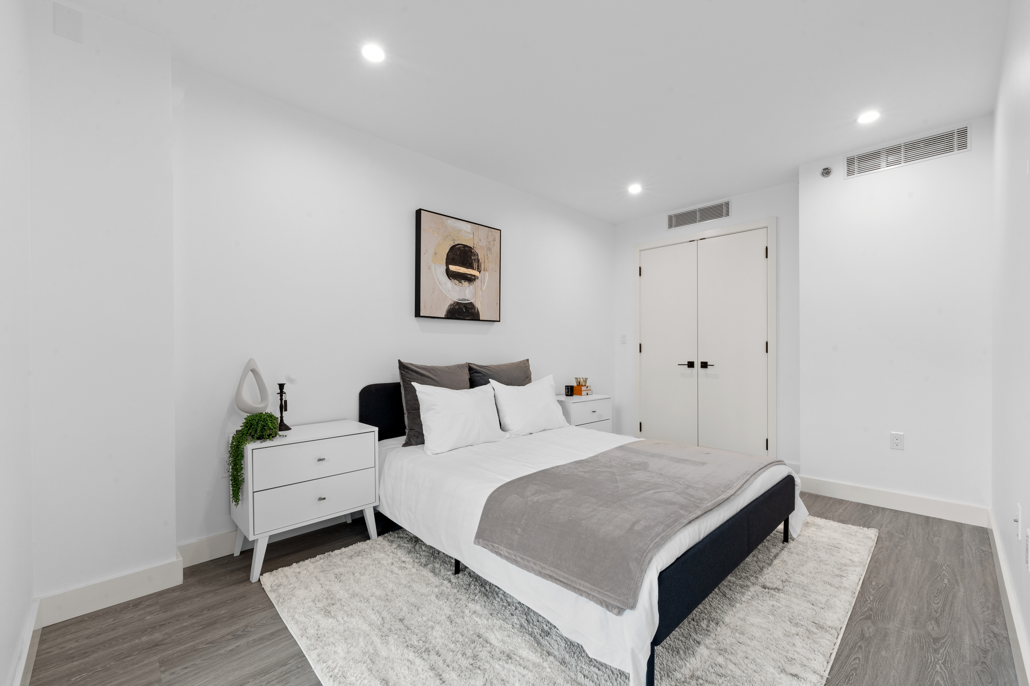 46-40 Vernon Boulevard 2B