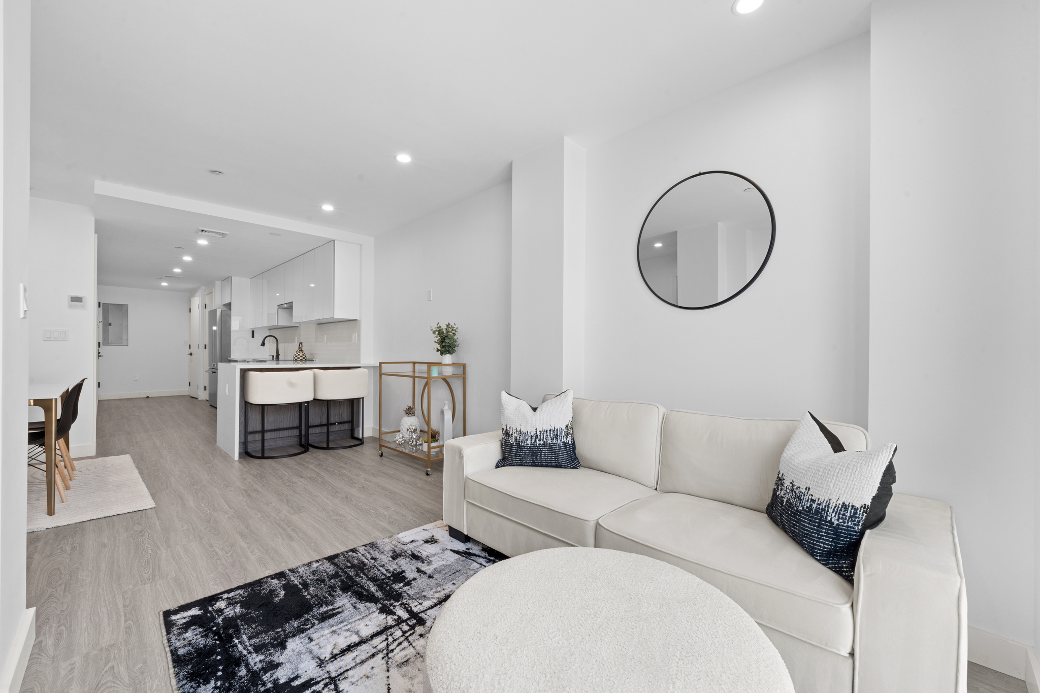 46-40 Vernon Boulevard 2B