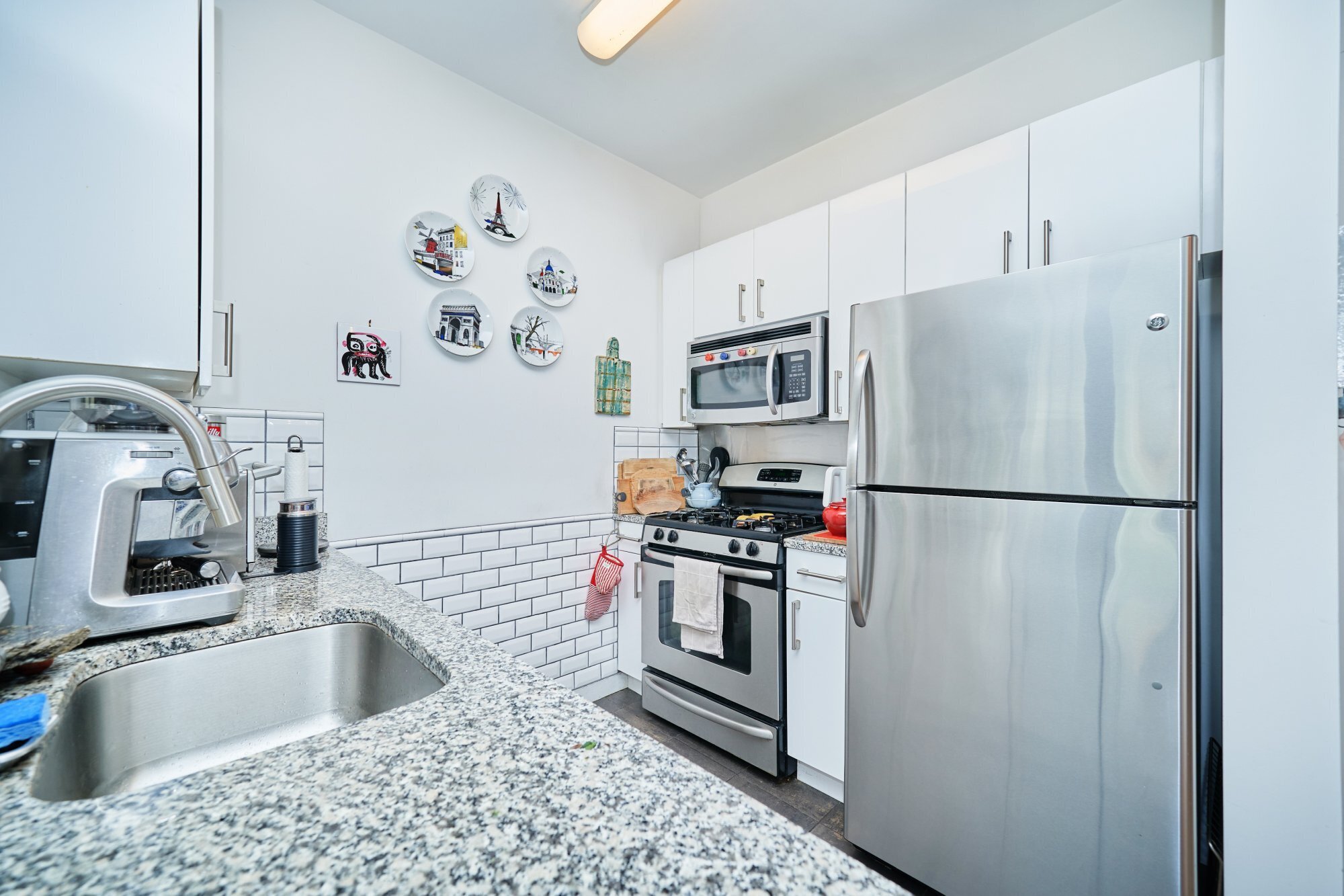 184 Kent Avenue D318