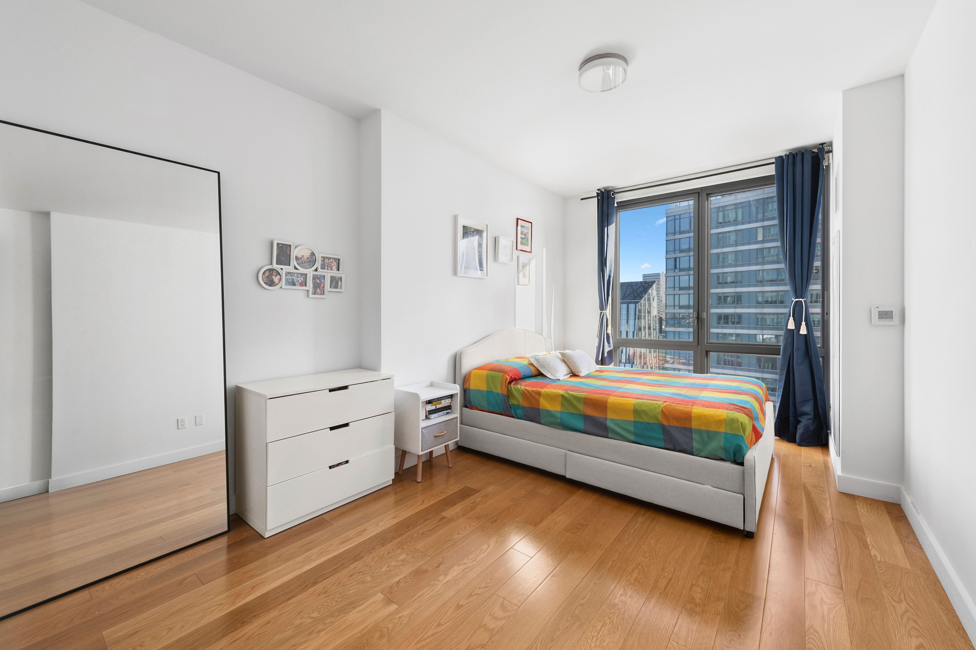 827 11th Avenue 3307