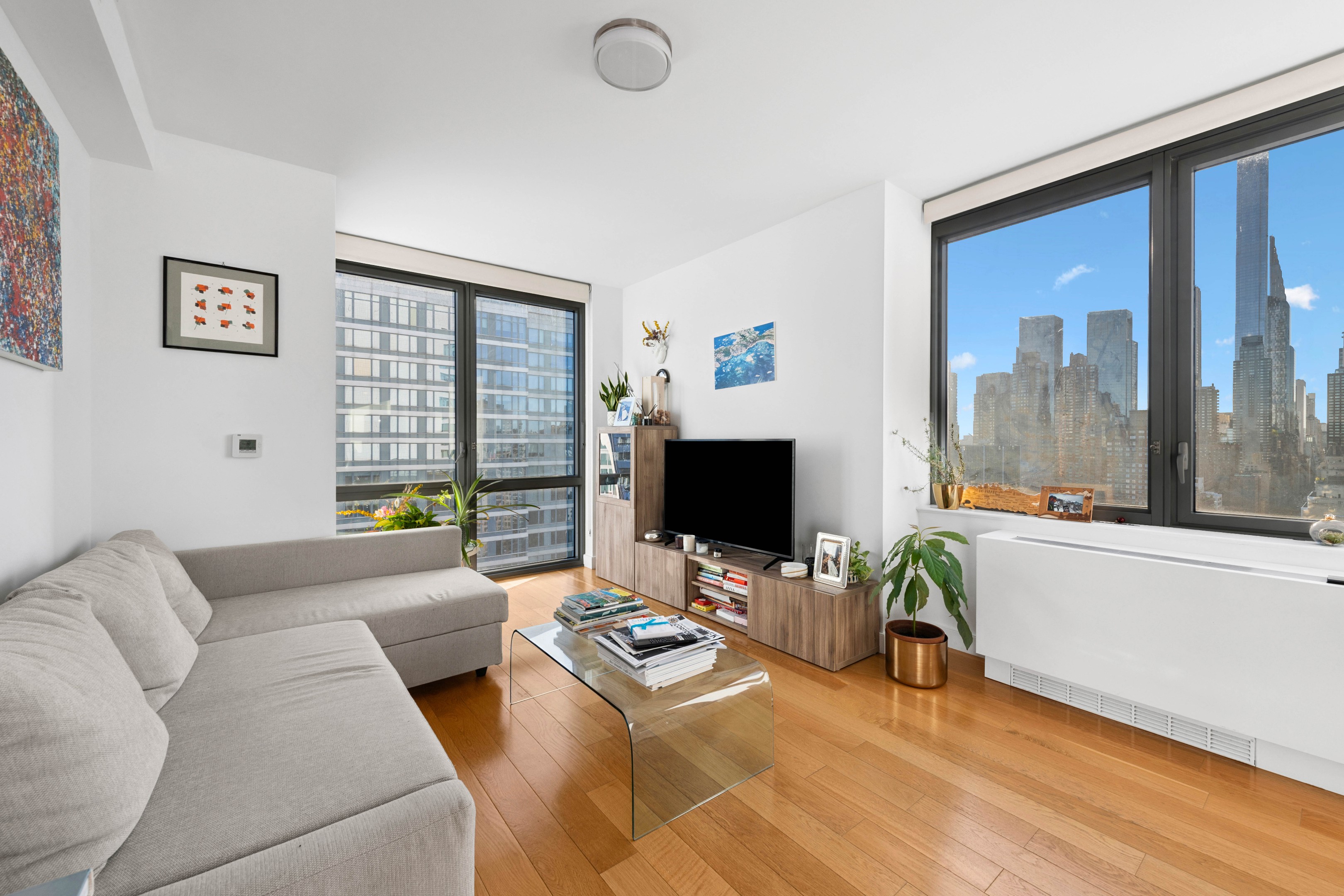 827 11th Avenue 3307