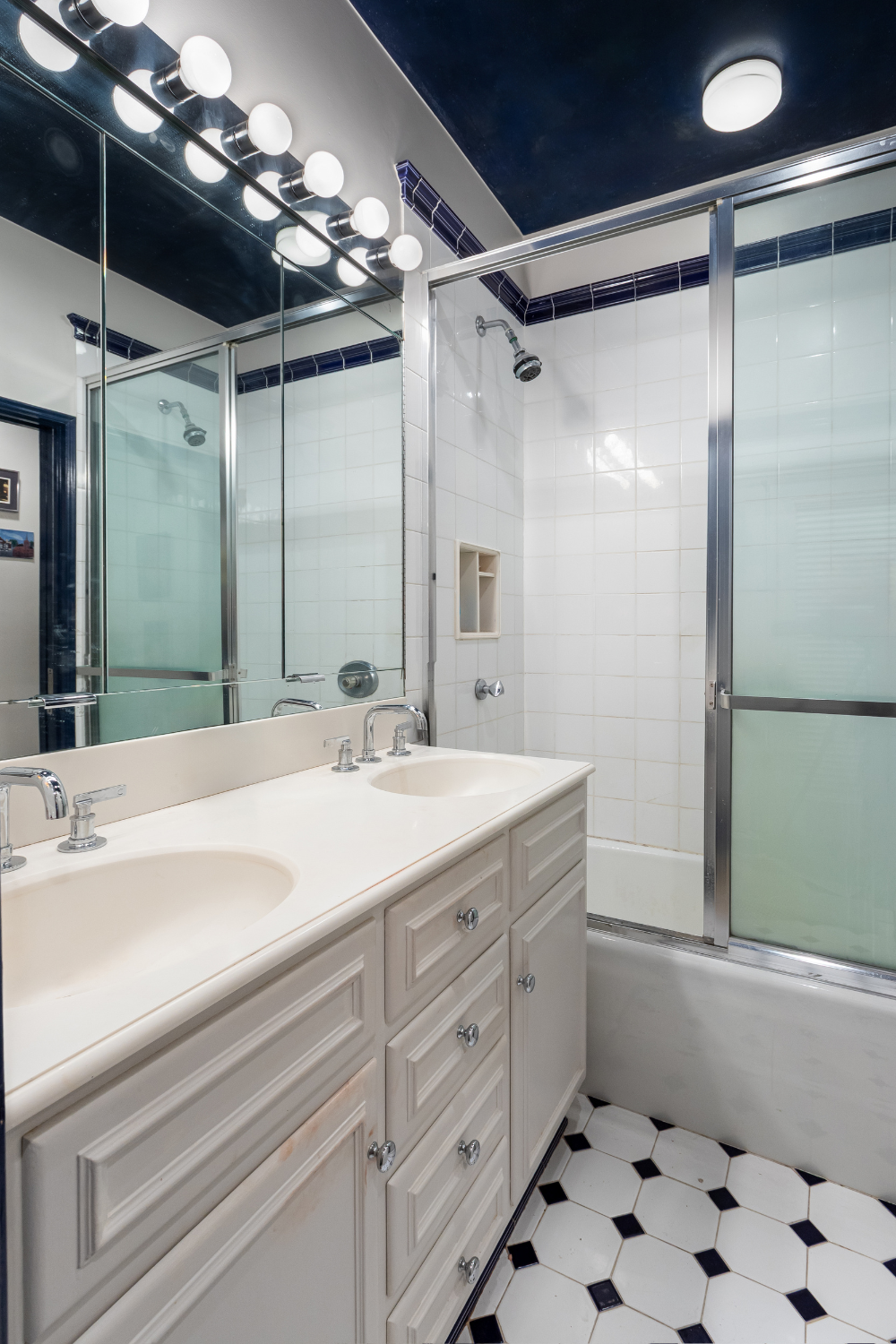 68 W 11th Street 3