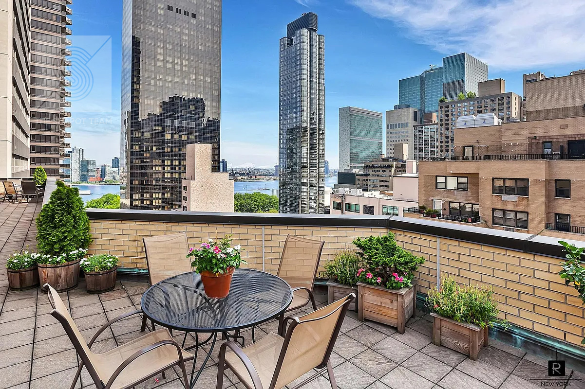 301 E 48th Street 14H