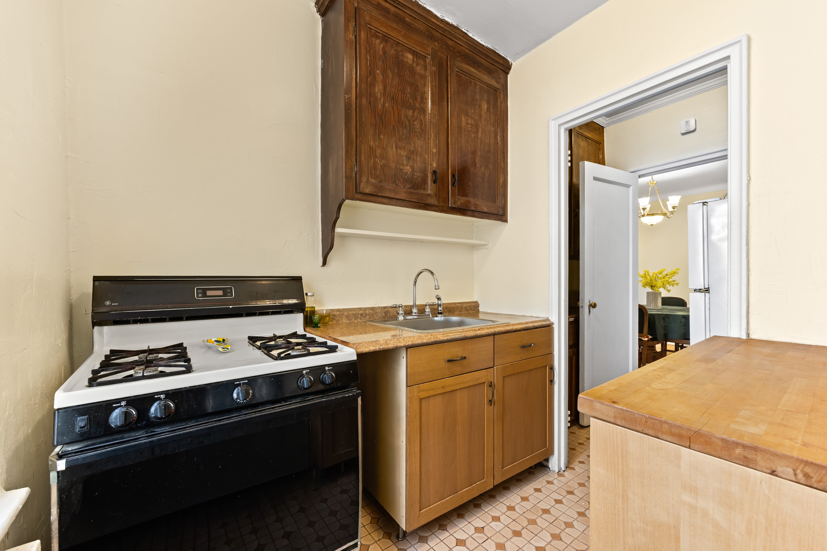 35-35 75th Street 522